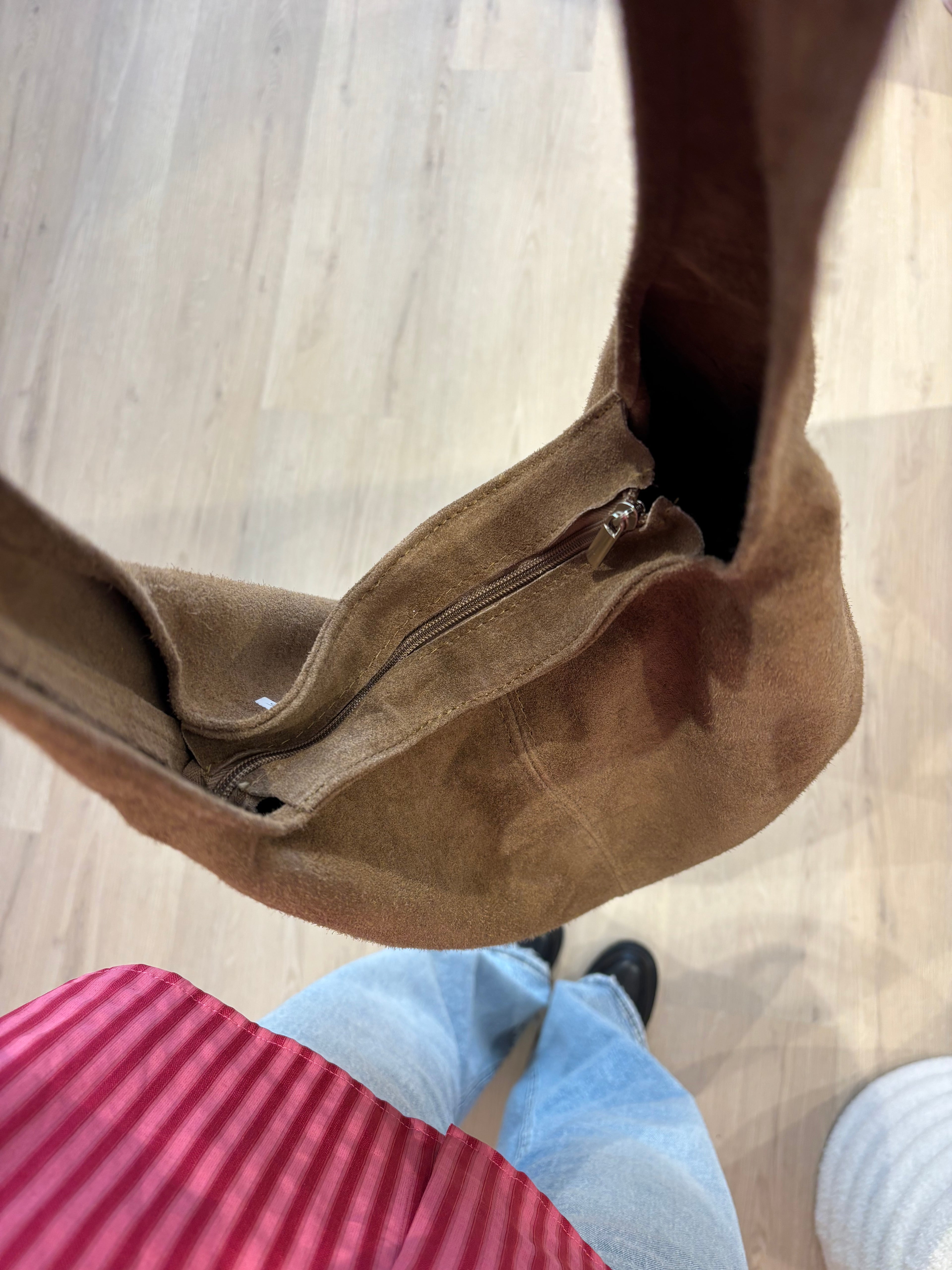 Suede schoudertas