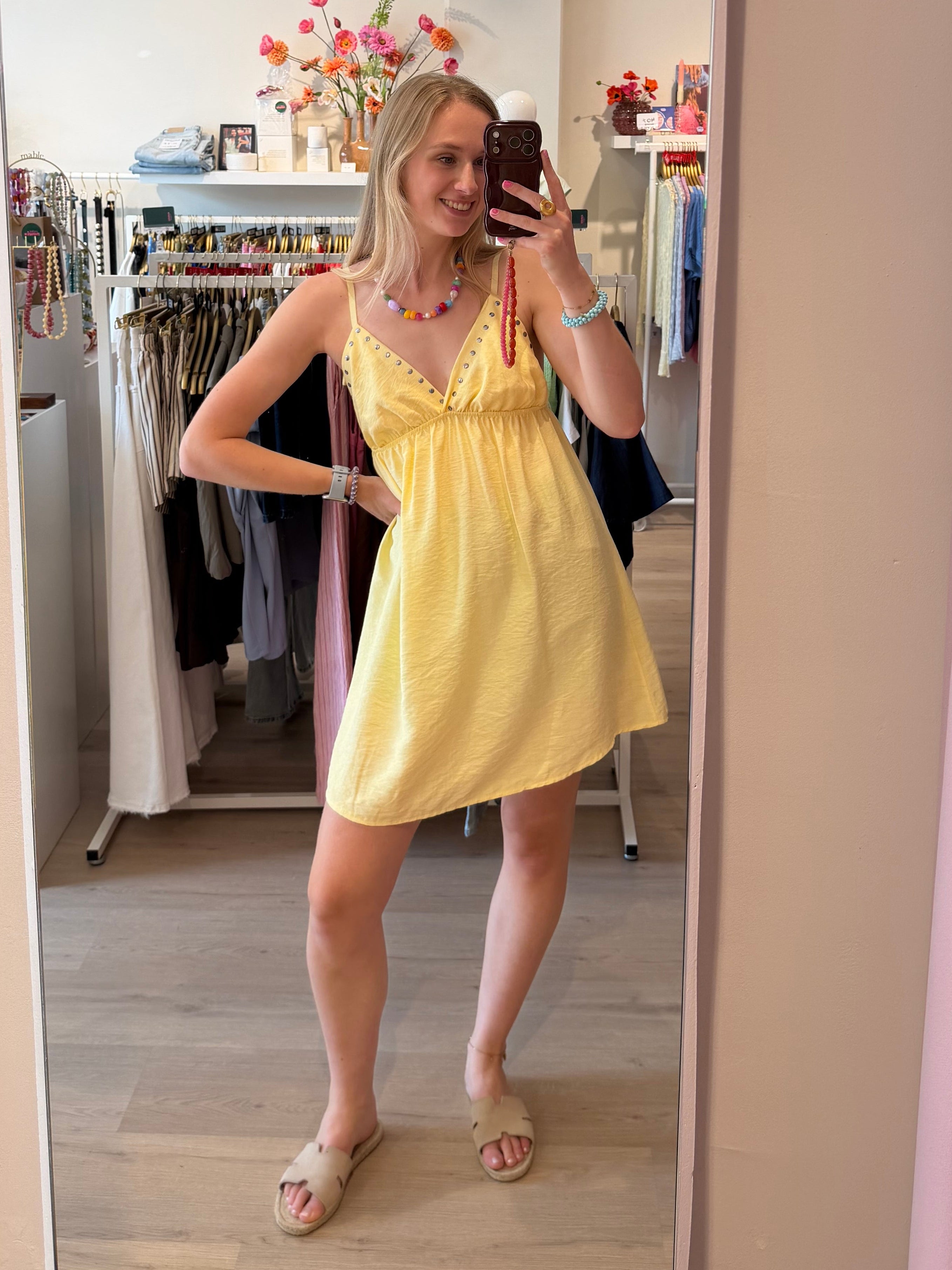 Gele jurk met studs