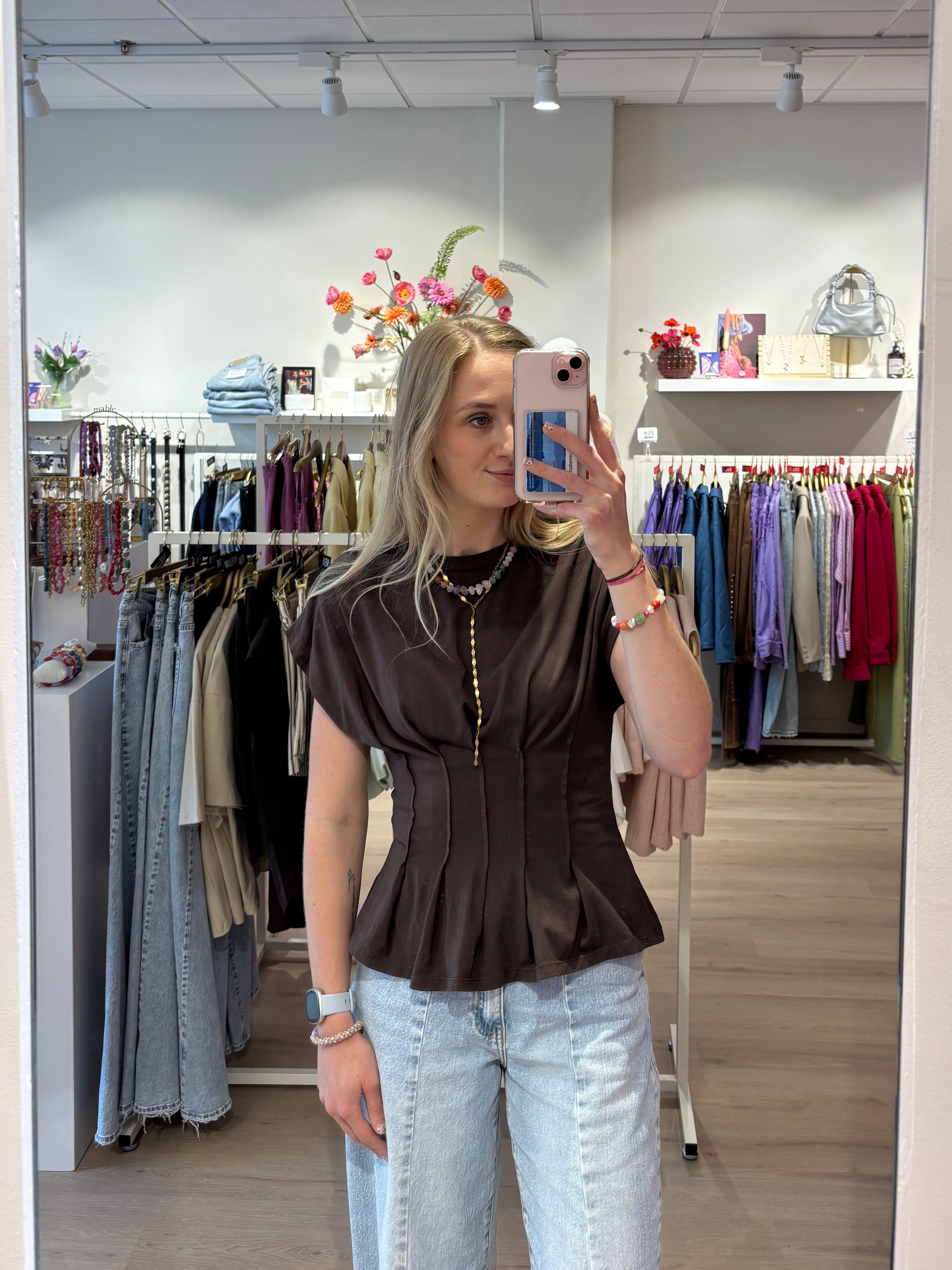 Getailleerd t-shirt | Bruin