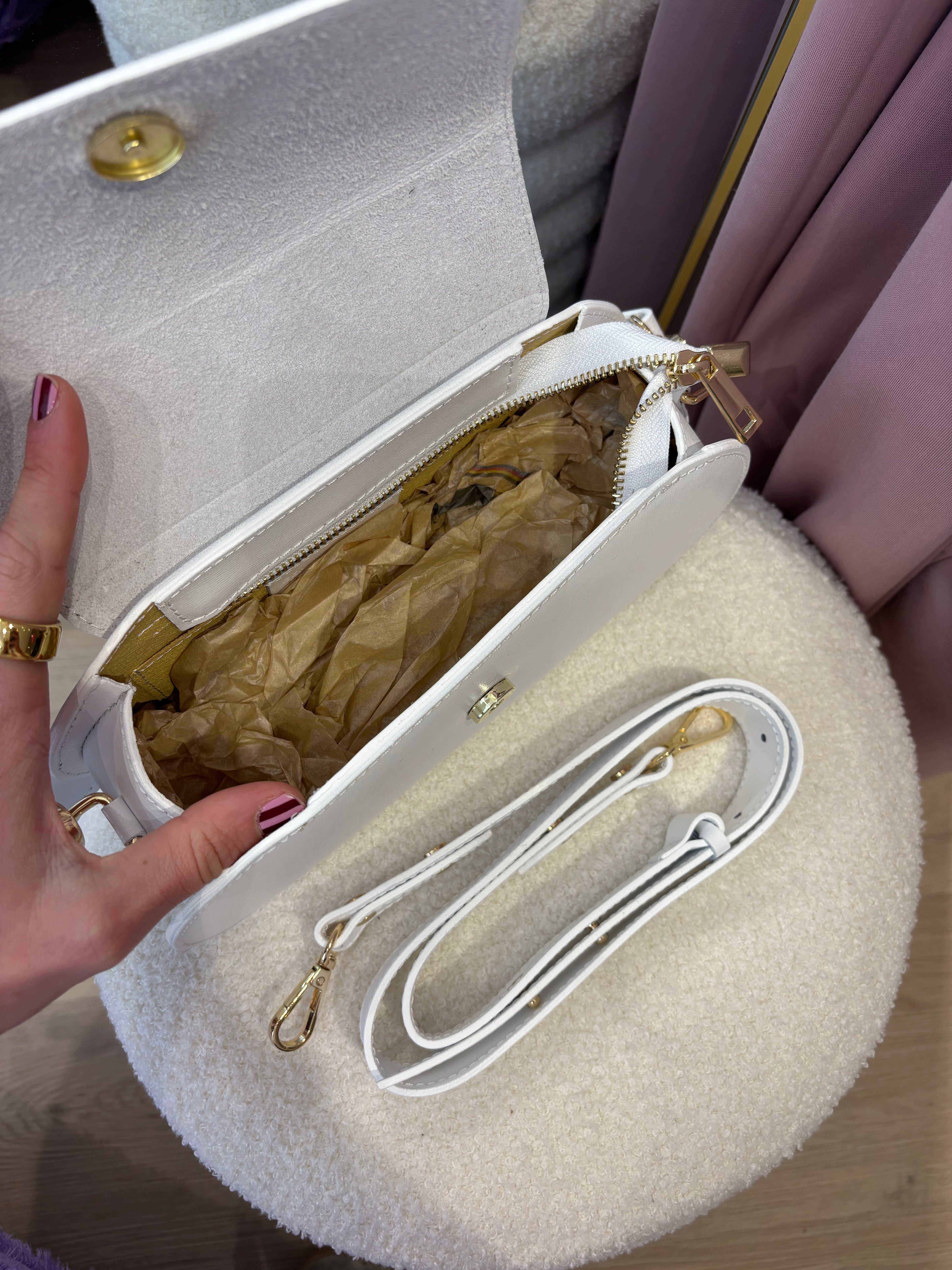 White oval bag | echt leer