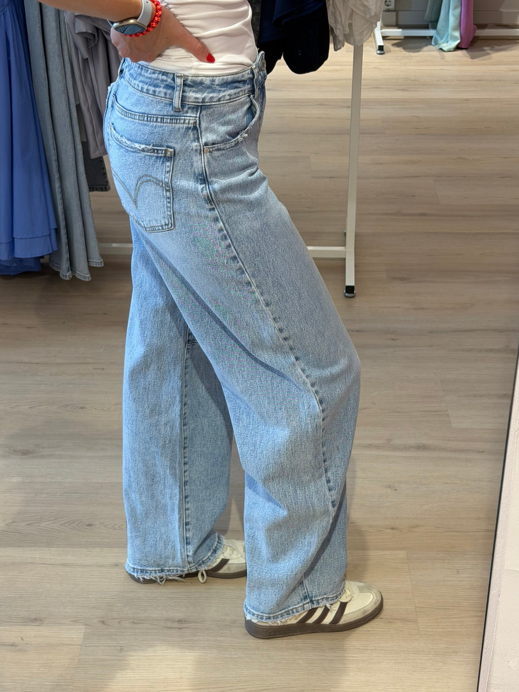 Barrel jeans light denim | Queen Hearts