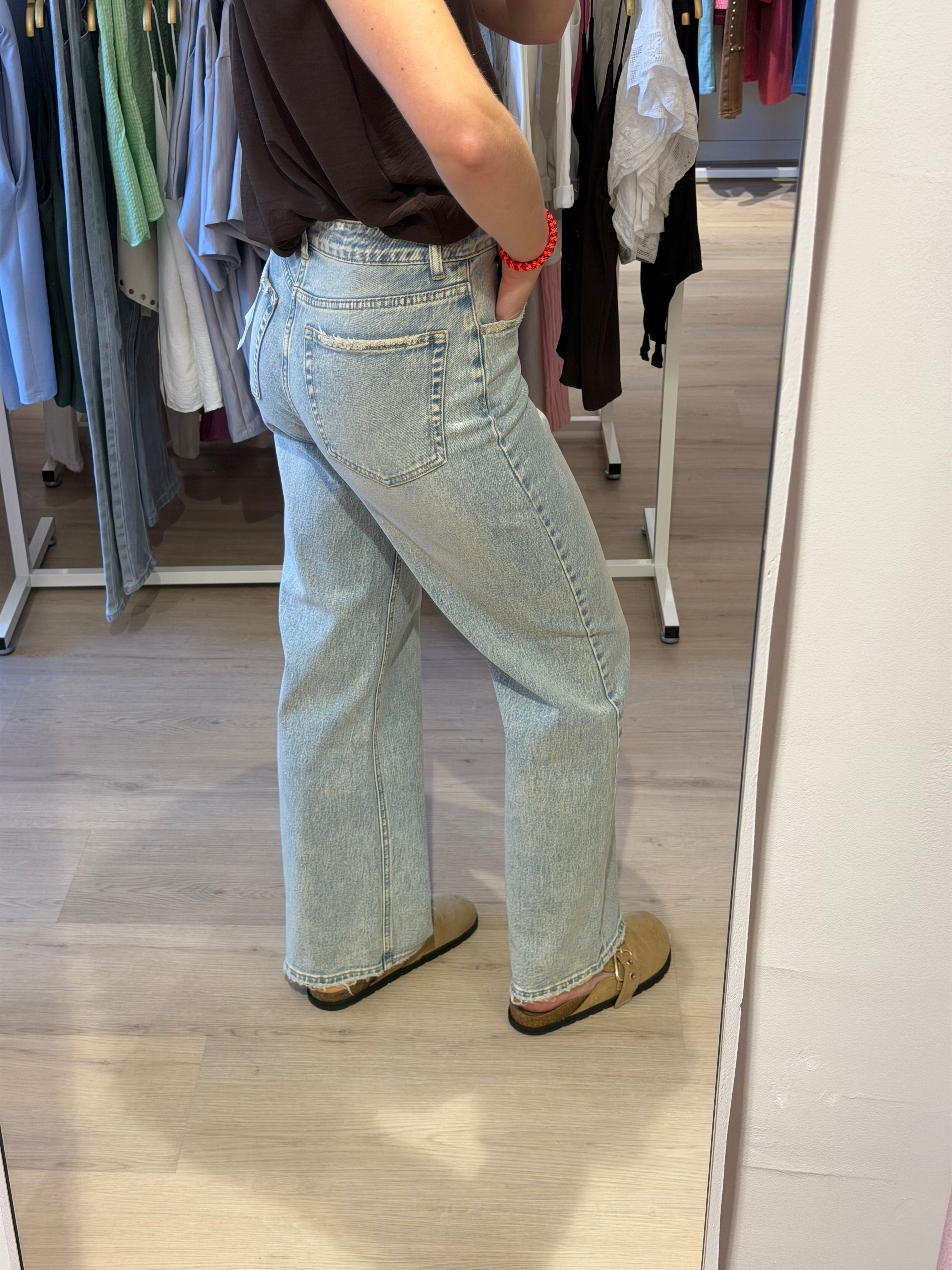 The wide leg, high rise jeans | Queen Hearts
