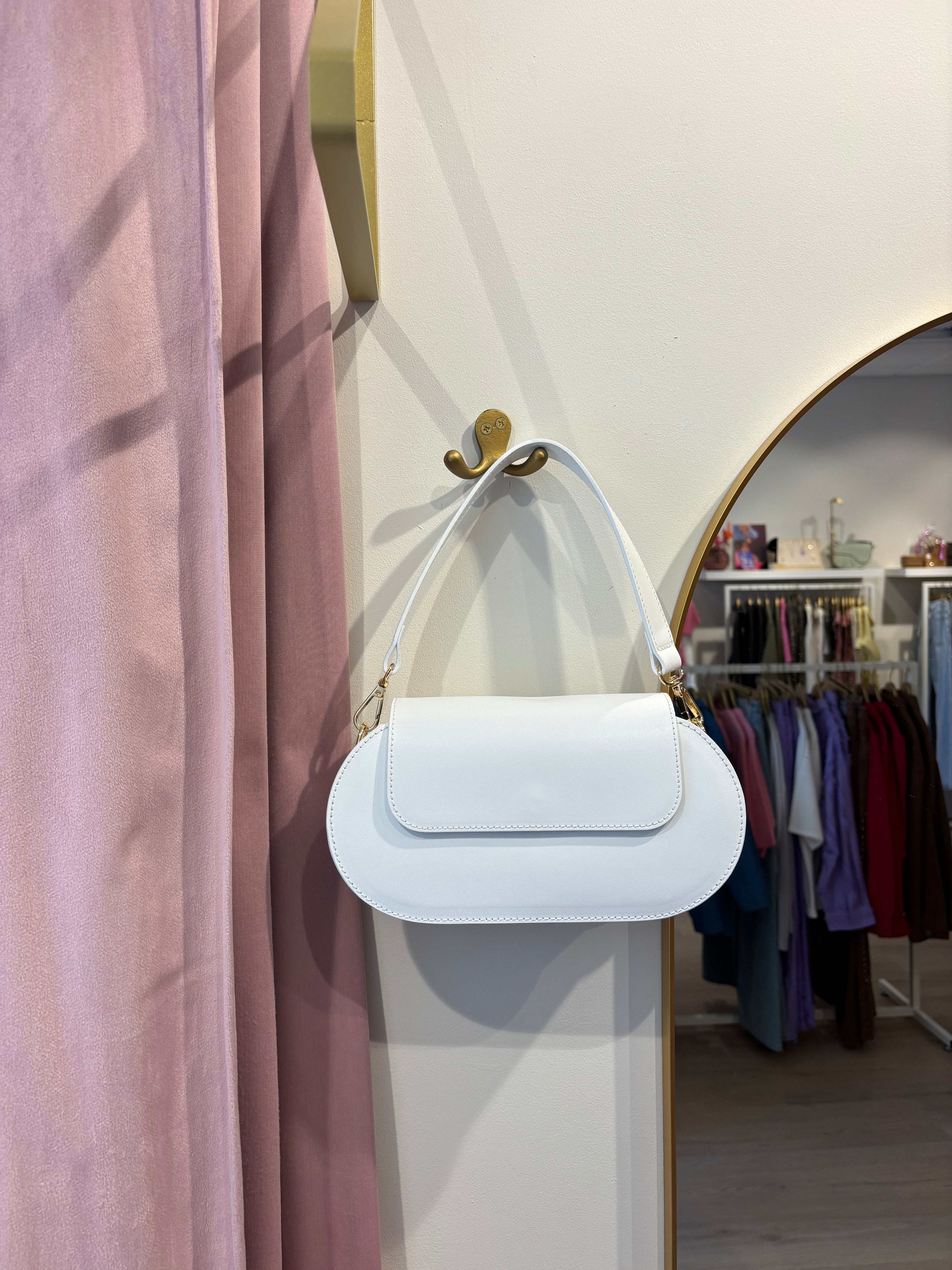 White oval bag | echt leer
