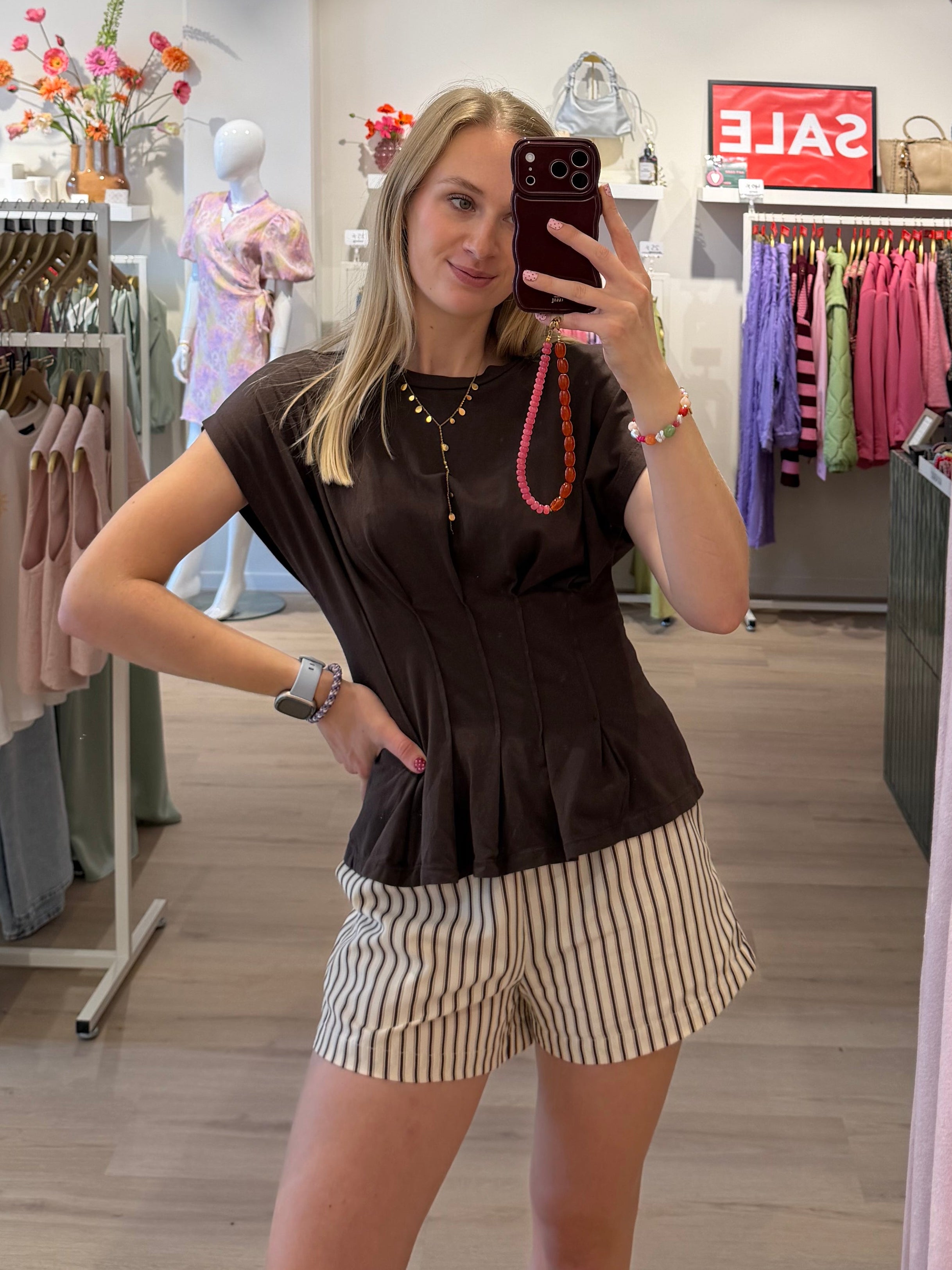 Getailleerd t-shirt | Bruin