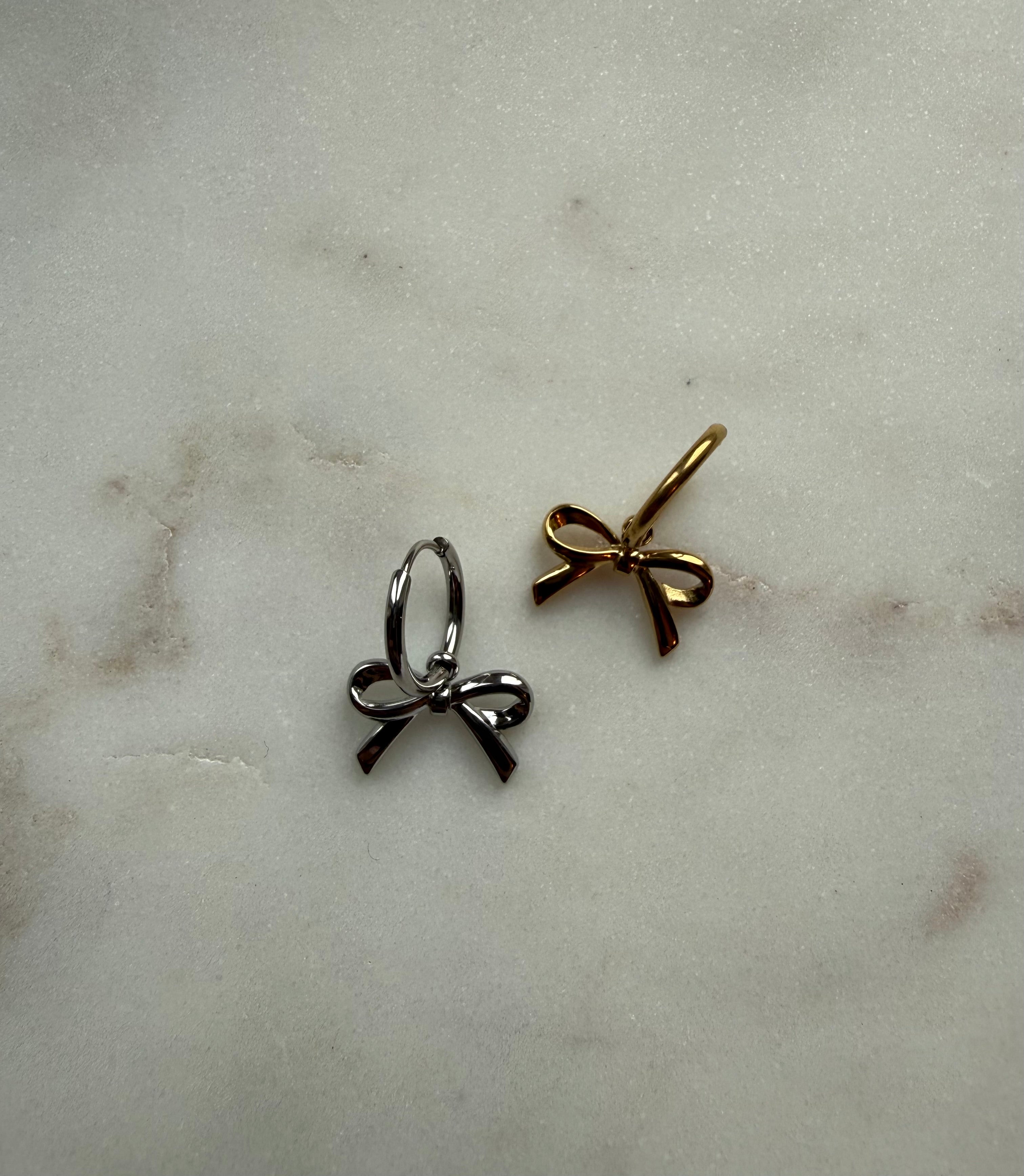 Bow earring | per stuk