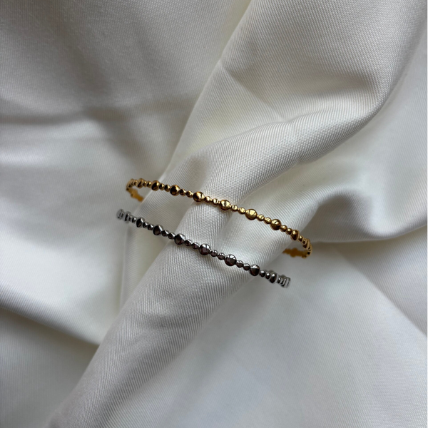 Tiny circles bangle