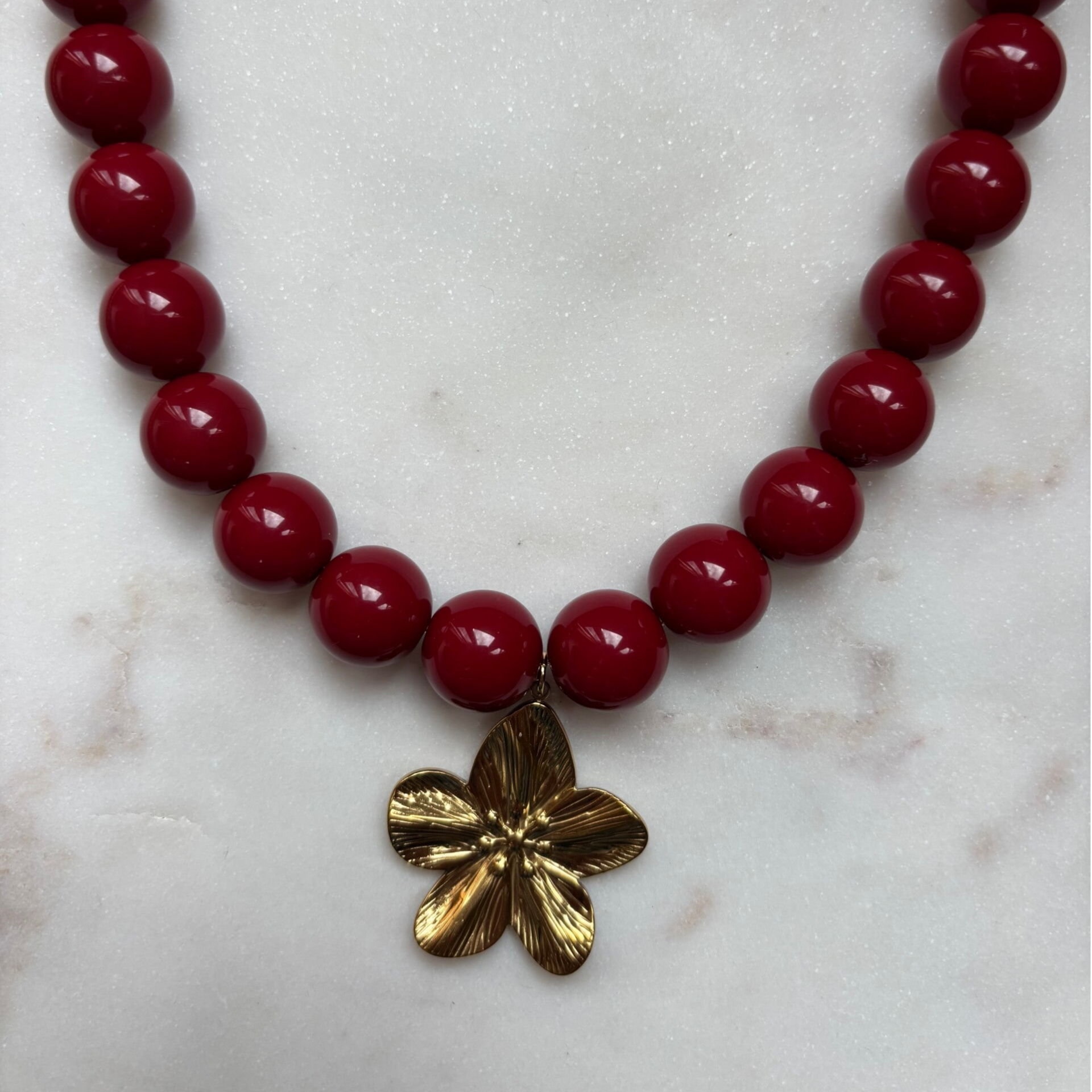 Bold beads necklace | bordeau | kies je eigen bedel