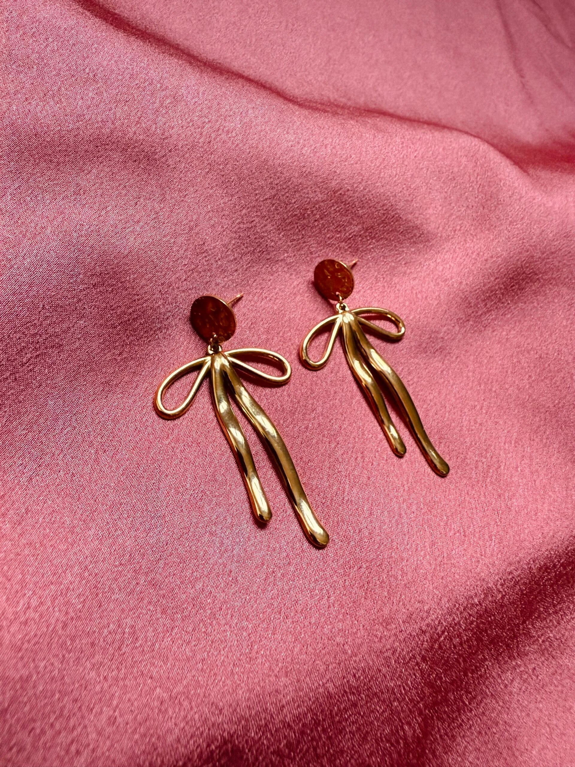 Bow earrings