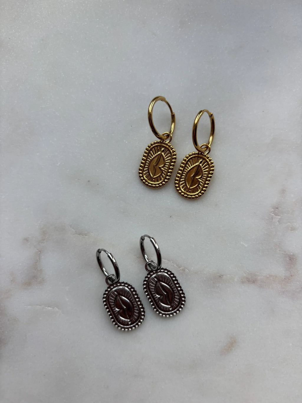 Kiss me hoops
