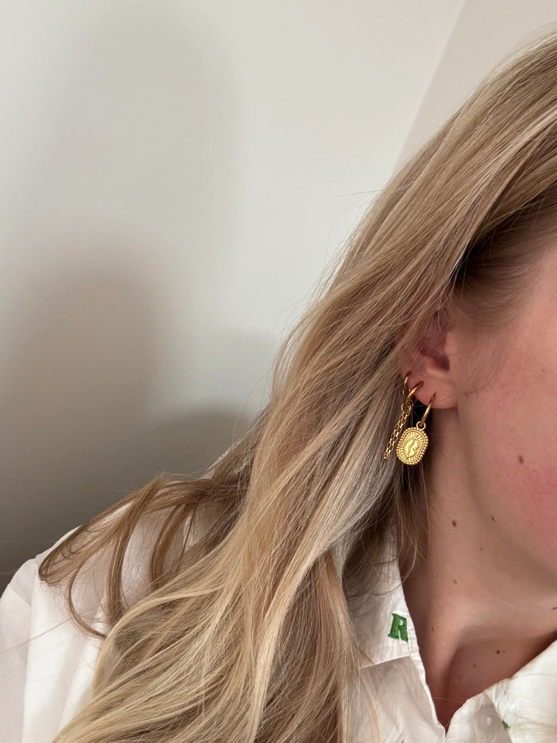 Kiss me hoops